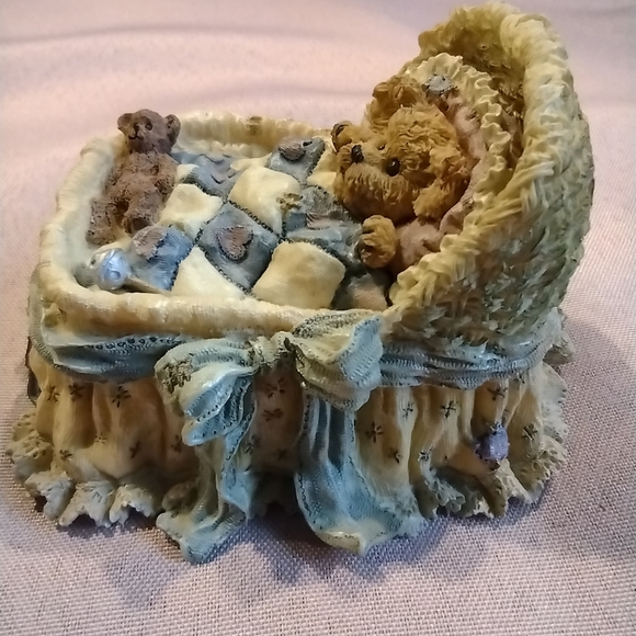 Boyds Bear Musical Bassinet Figurine - Picture 3 of 6